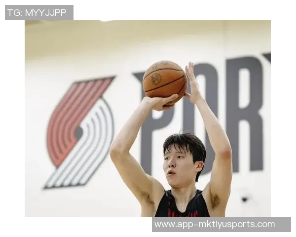 开拓者对阵魔术半场结束杨瀚森连续第五场未能登场 开拓者对阵魔术半场结束杨瀚森连续第五场未能登场