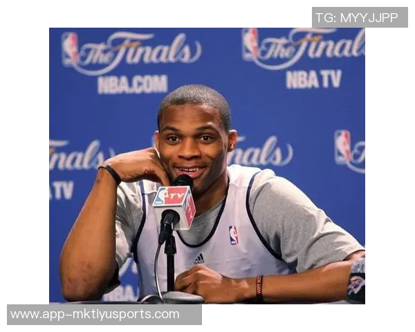 Lowe称赞三球进攻能力出众难以找到类似球员 Lowe称赞三球进攻能力出众难以找到类似球员