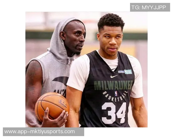 隆多谈字母哥与加内特相似之处强调他乐于接受批评的态度