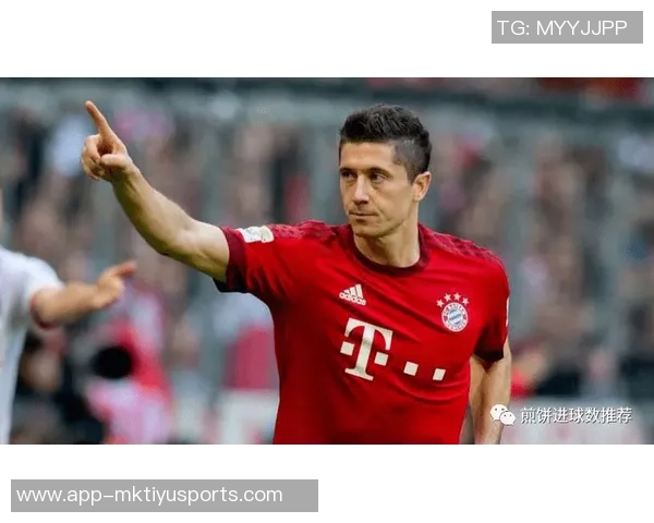 志在必得！拜仁海报展现阿方索戴维斯与杰克逊斗志昂扬的决心