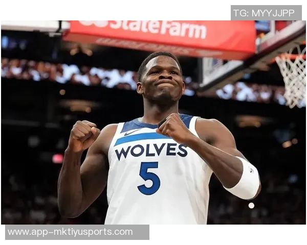 爱德华兹因右腿筋拉伤将缺席两周对球队影响分析 爱德华兹因右腿筋拉伤将缺席两周对球队影响分析